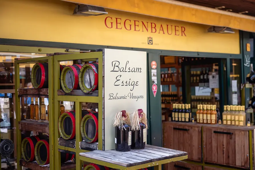 Gegenbauer на Нашмаркте вид снаружи