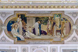 The ceiling painting depicts Gustav Klimt’s Thespian Chariot