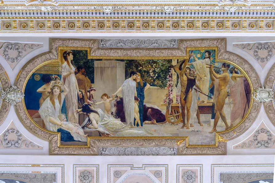 The ceiling painting depicts Gustav Klimt’s Thespian Chariot